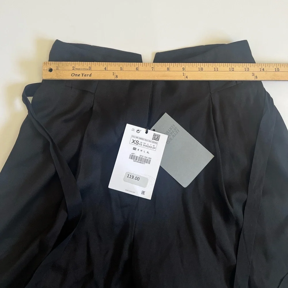 NWT Zara Black High Waist Paper Bag Shorts SZ XS 🖤 - Picture 9 of 10